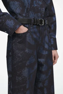 Sale COS ŻAKARDOWE JEANSY „BAY” Z NOGAWKAMI TYPU BARREL