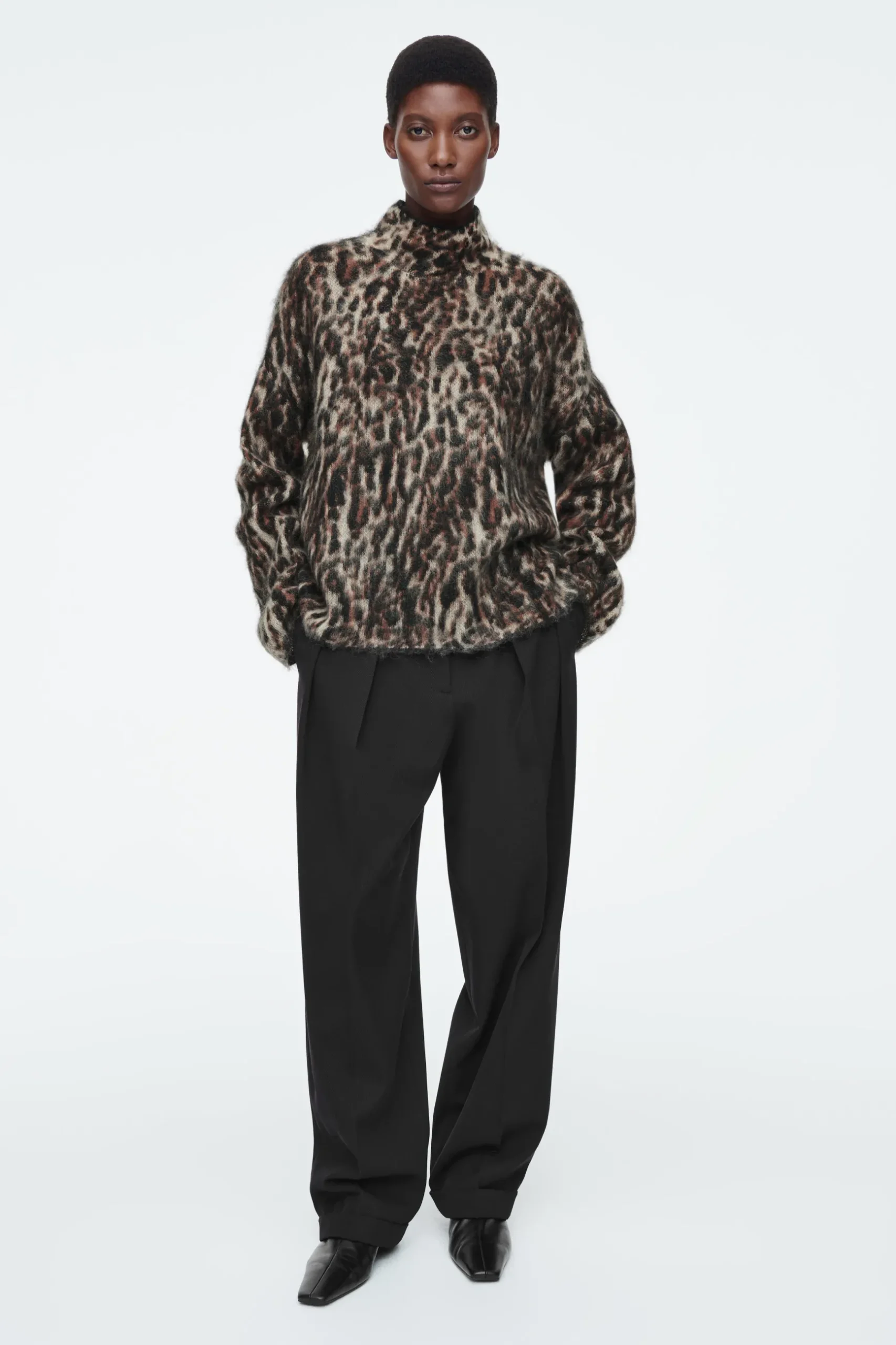 Hot COS ŻAKARDOWY SWETER Z MOHEREM W LAMPARCIE CĘTKI