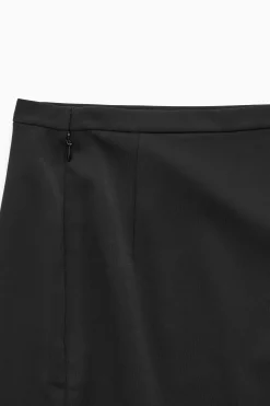 Outlet COS ASYMETRYCZNA SPÓDNICA Z WYCIĘCIEM