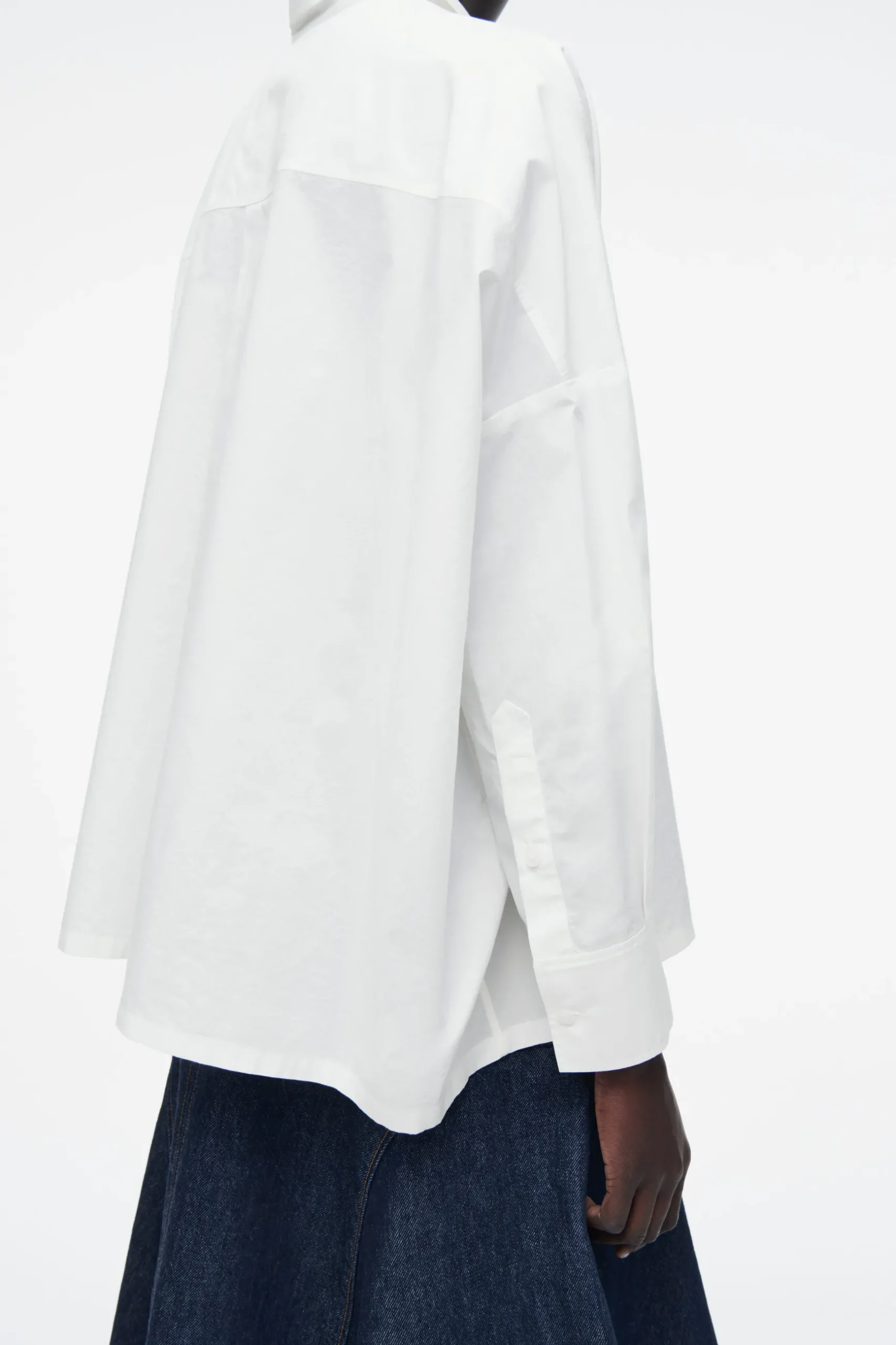 Clearance COS BAWEŁNIANA KOSZULA Z ZAKŁADKĄ – OVERSIZED FIT