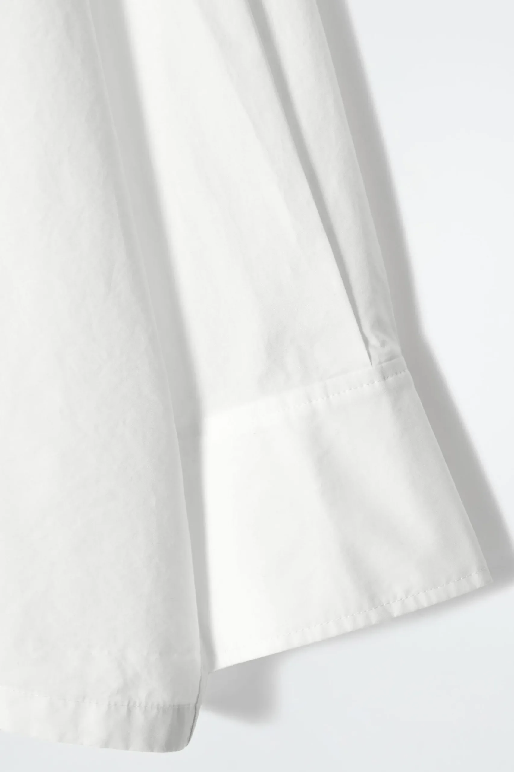 Clearance COS BAWEŁNIANA KOSZULA Z ZAKŁADKĄ – OVERSIZED FIT
