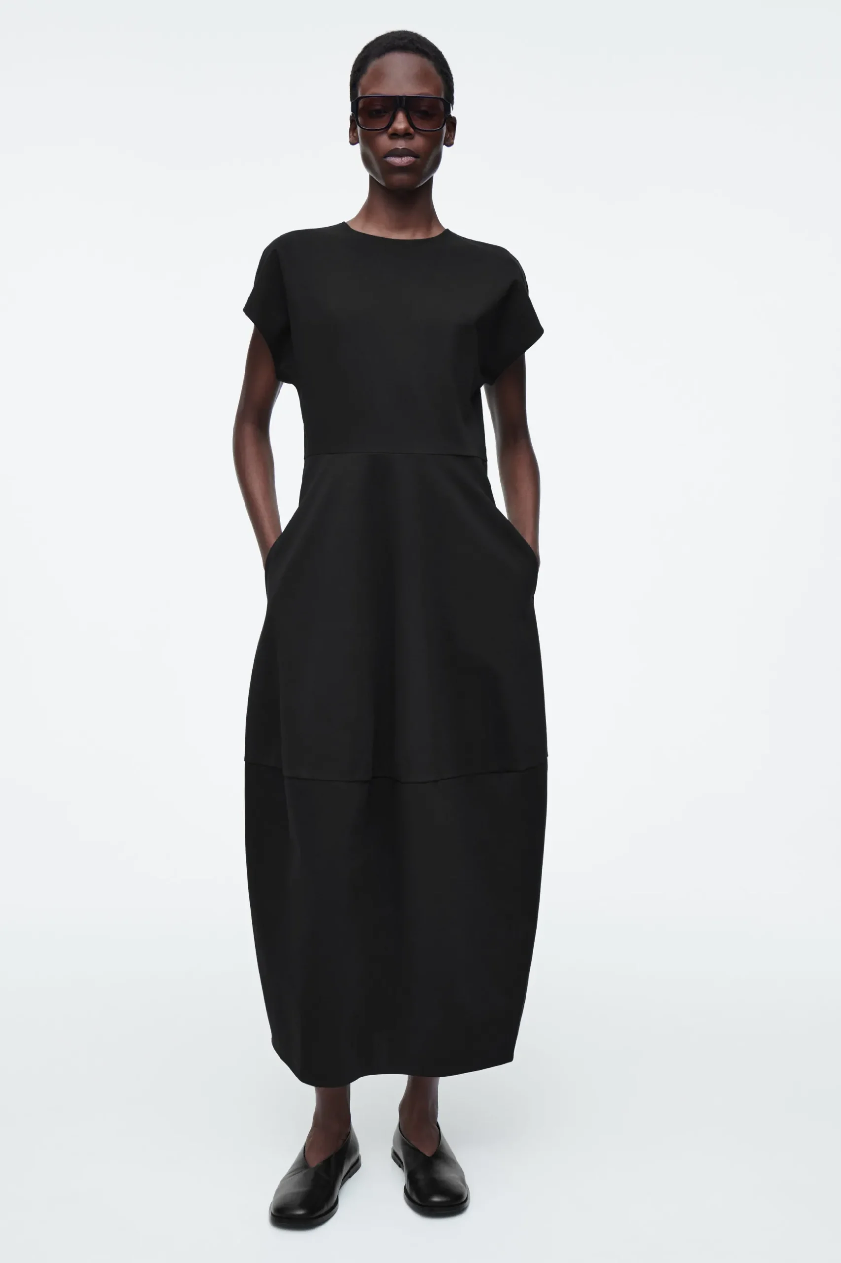 Fashion COS BAWEŁNIANA SUKIENKA MIDI Z WYCIĘCIEM W TALII