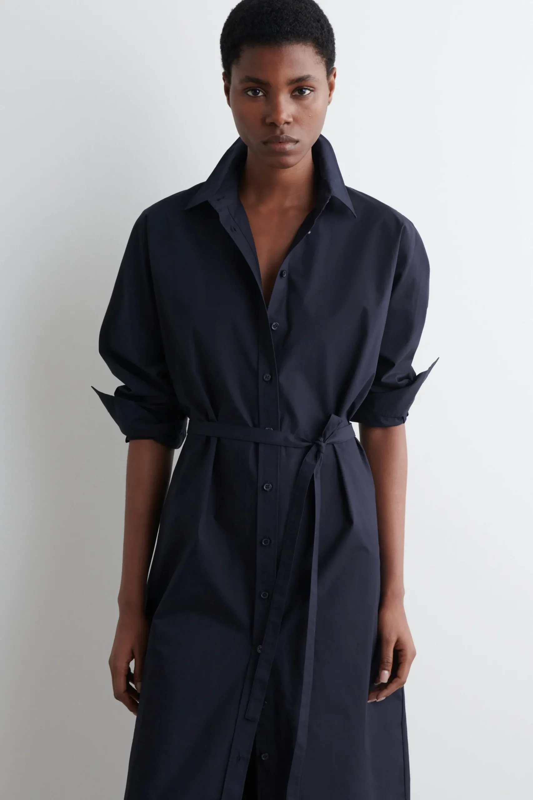 Outlet COS BAWEŁNIANA SZMIZJERKA – RELAXED FIT