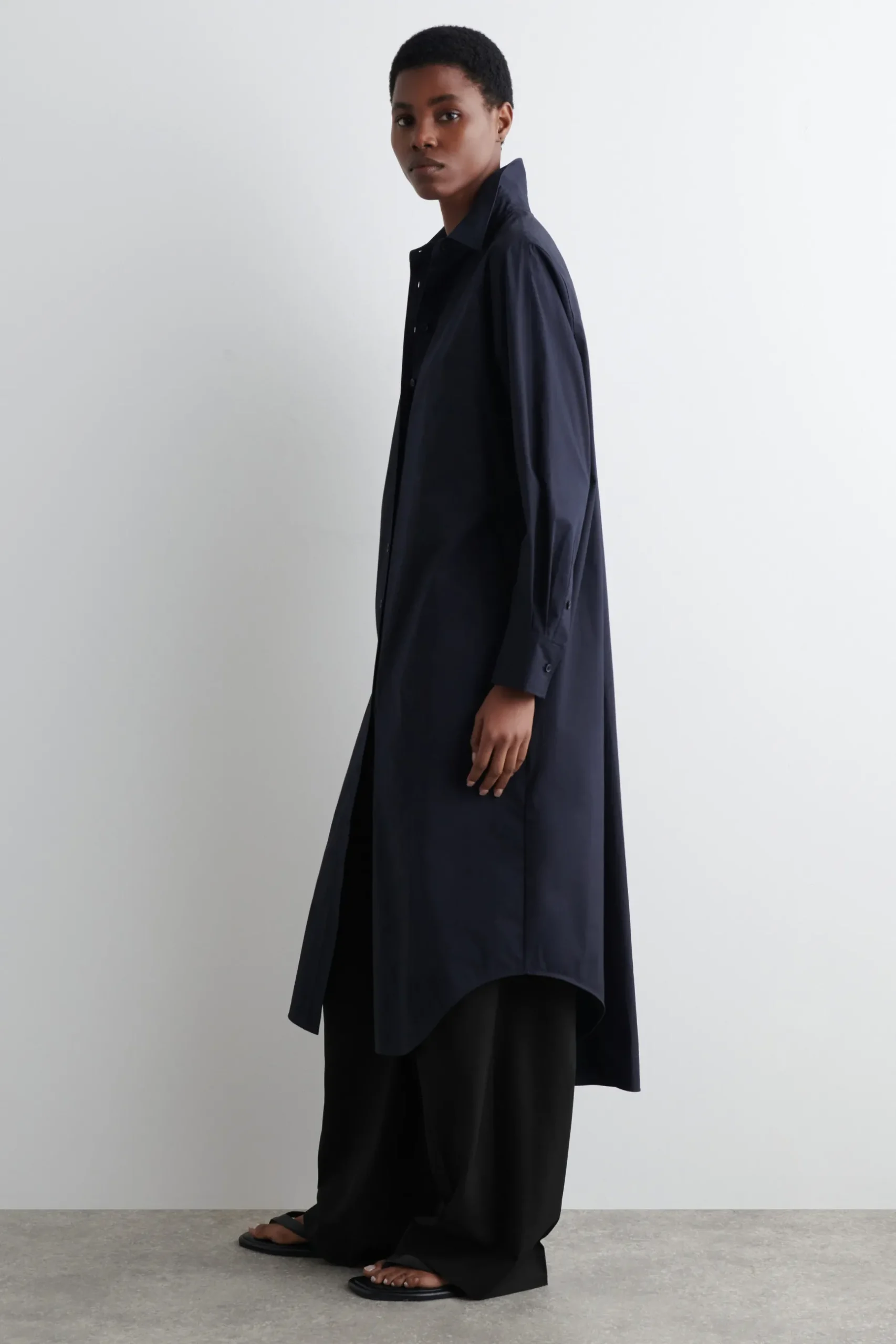 Outlet COS BAWEŁNIANA SZMIZJERKA – RELAXED FIT