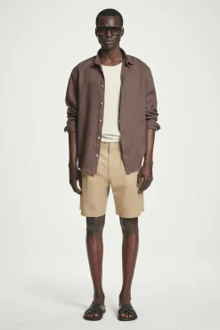 Discount COS BAWEŁNIANE SZORTY CHINO Beżowy