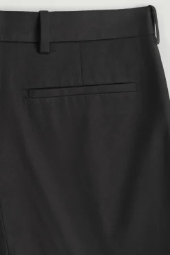 Outlet COS BAWEŁNIANE SZORTY CHINO Czarny