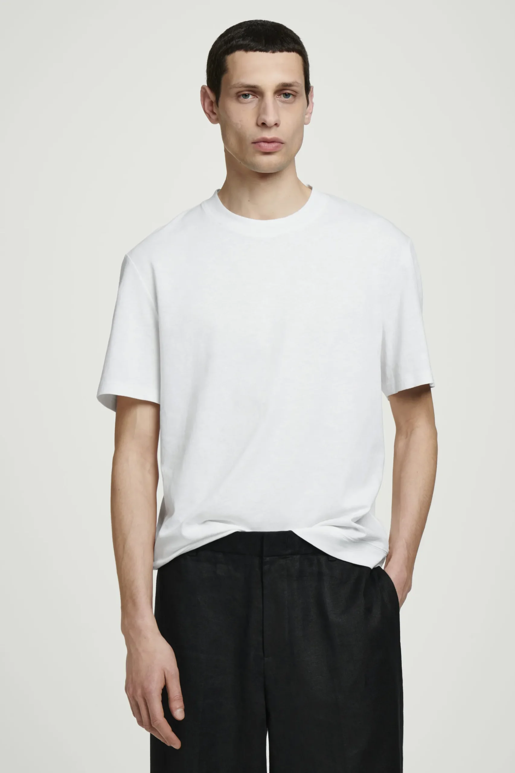 New COS BAWEŁNIANY T-SHIRT – RELAXED FIT Biały
