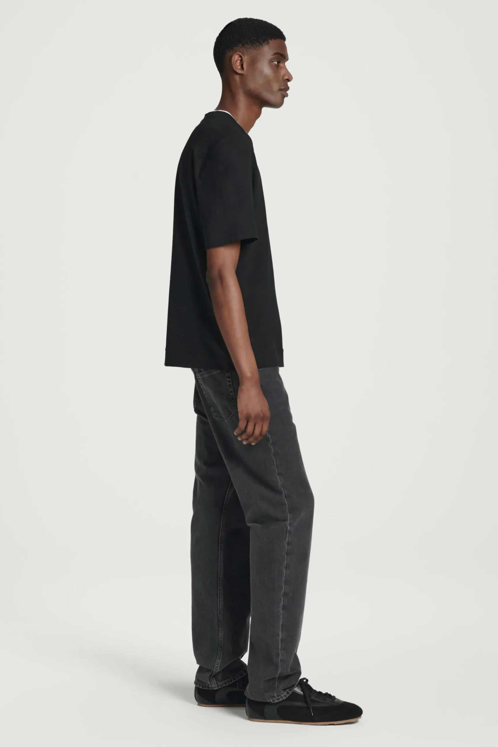 Sale COS BAWEŁNIANY T-SHIRT – RELAXED FIT Czarny