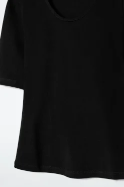 Sale COS BAWEŁNIANY T-SHIRT O DOPASOWANYM KROJU