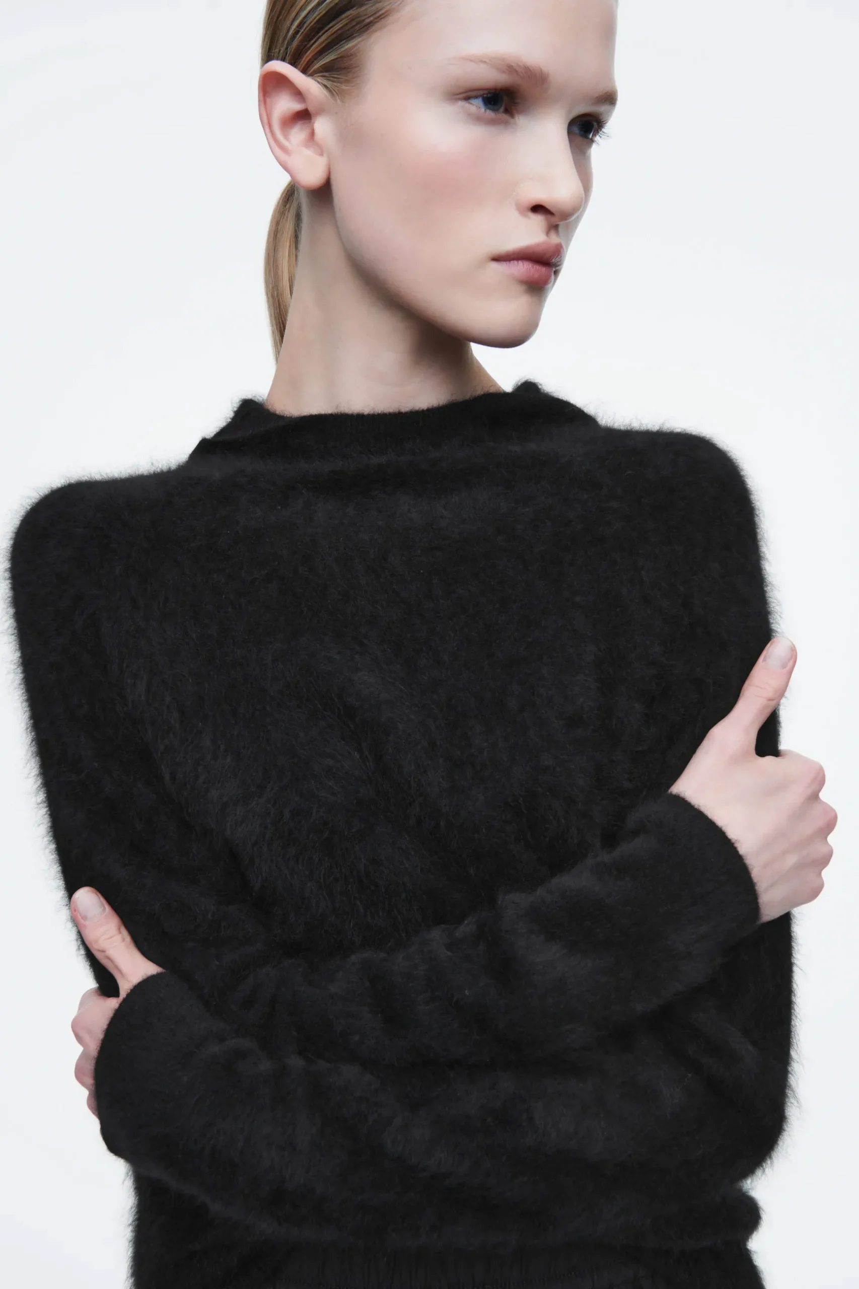Fashion COS BLUZA Z KAPTUREM ZE SZCZOTKOWANEGO KASZMIRU