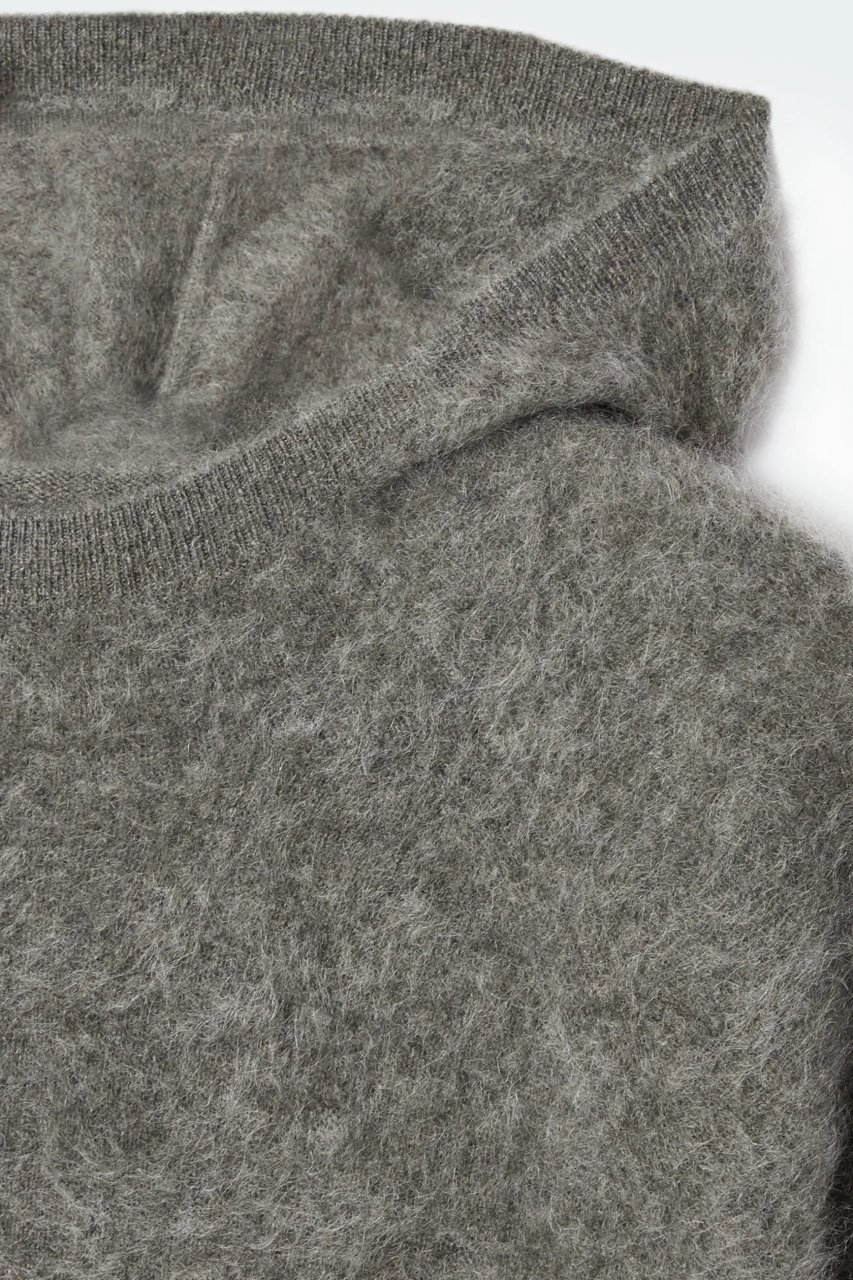 Clearance COS BLUZA Z KAPTUREM ZE SZCZOTKOWANEGO KASZMIRU