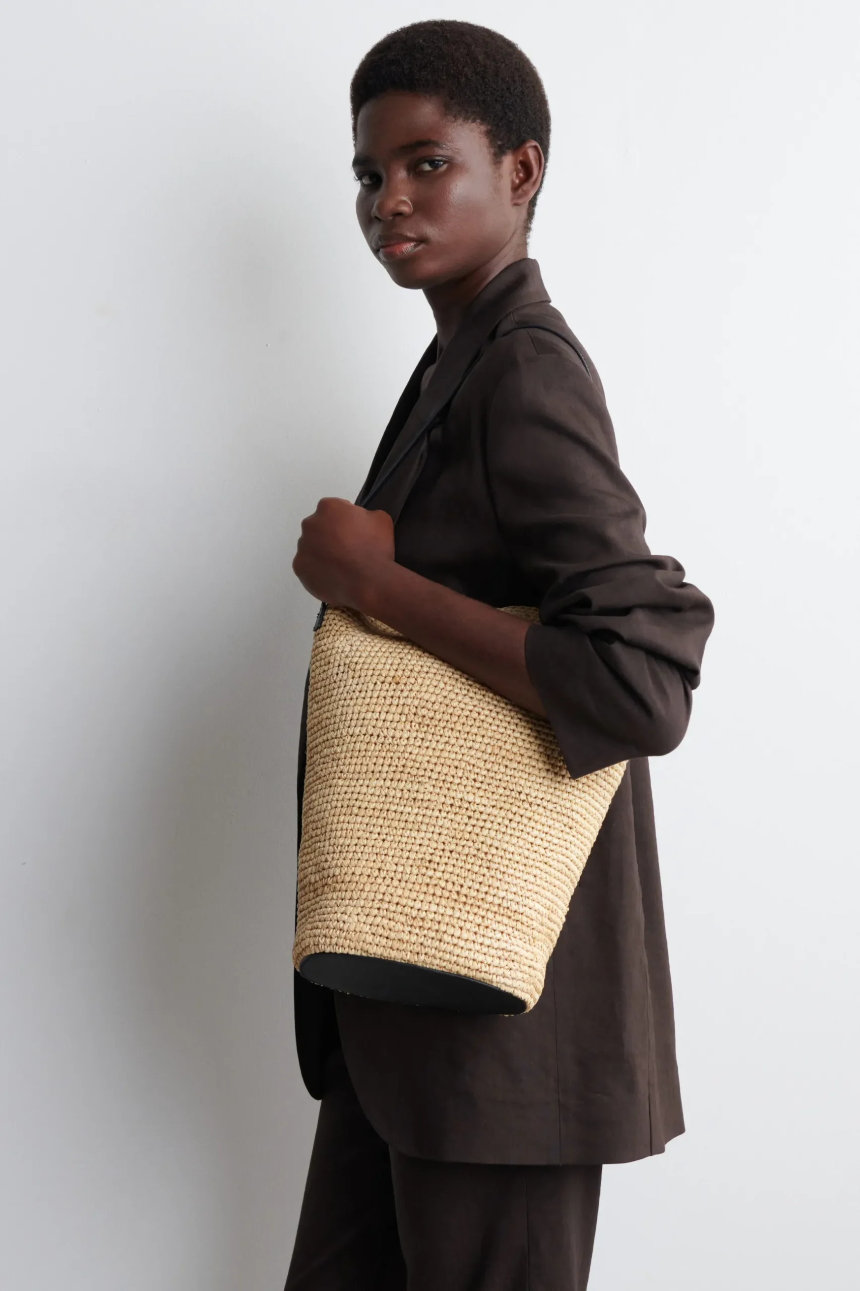 New COS BUCKET BAG STRAW
