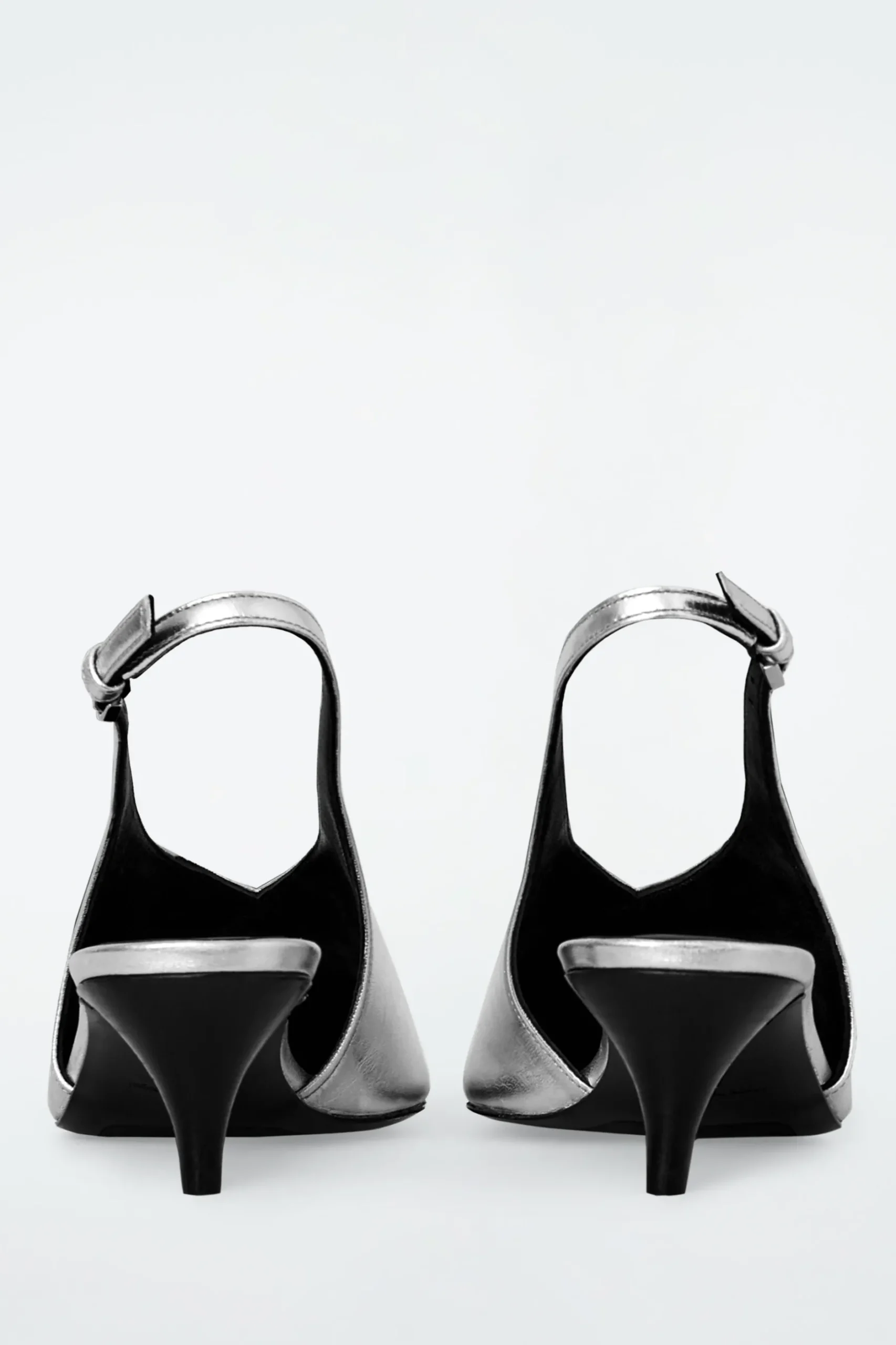 Sale COS BUTY ZE SPICZASTYM CZUBKIEM I ODSŁONIĘTĄ PIĘTĄ Srebrzysty