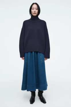 Discount COS DENIMOWA SPÓDNICA MIDI Z ELASTYCZNĄ TALIĄ