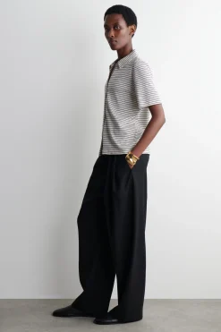 Fashion COS DŻERSEJOWA KOSZULA Z OTWARTYM DEKOLTEM