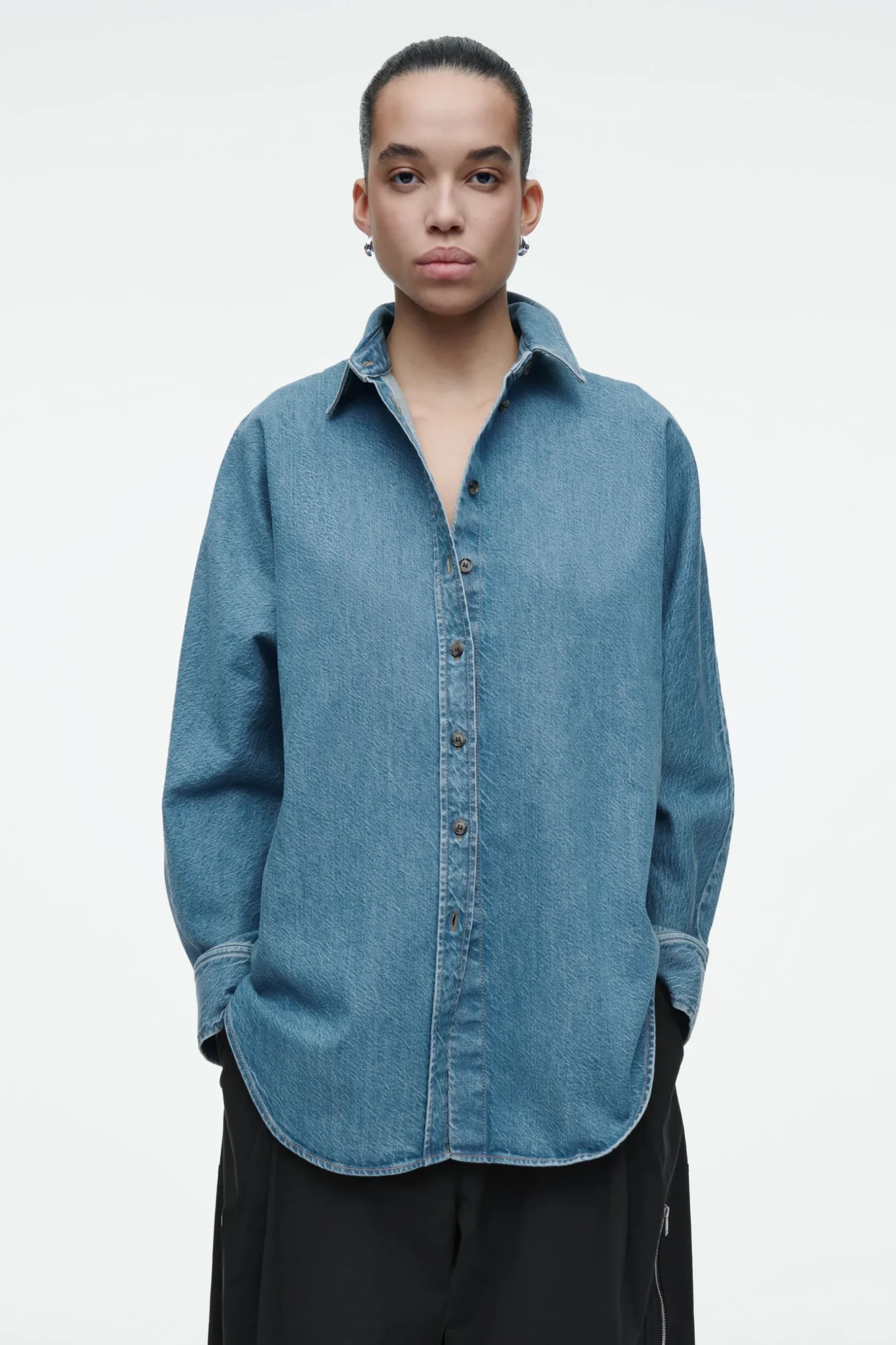 Outlet COS DŻINSOWA KOSZULA – RELAXED FIT