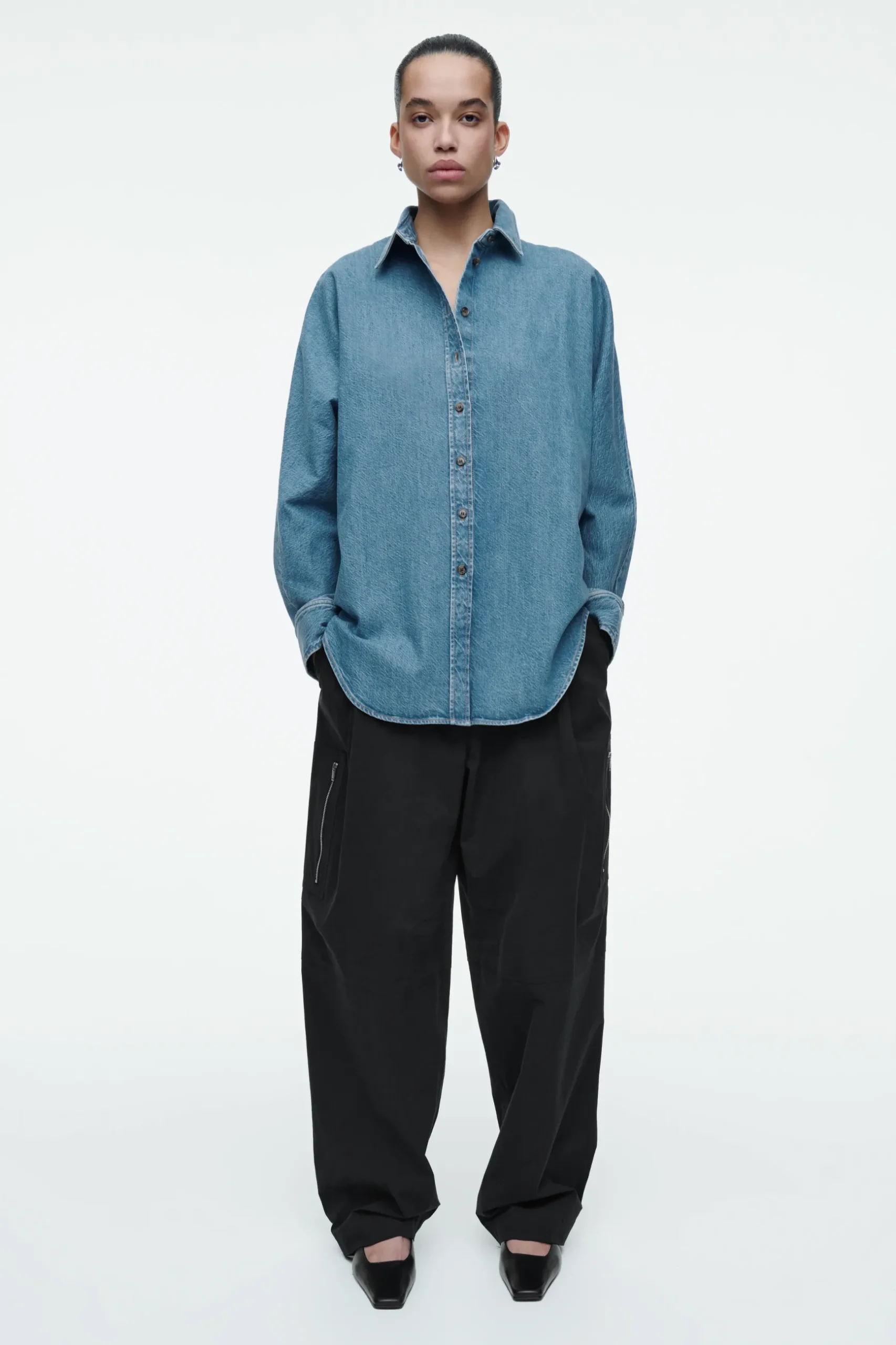 Outlet COS DŻINSOWA KOSZULA – RELAXED FIT