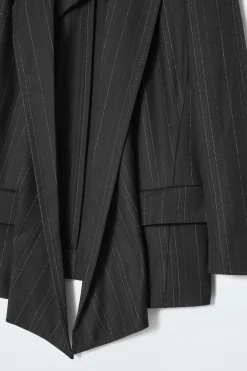 Outlet COS DRAPOWANA MARYNARKA W PRĄŻKI – REGULAR FIT