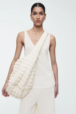 Fashion COS DUŻA TOREBKA PIKOWANA NA RAMIĘ Jasnobeżowy