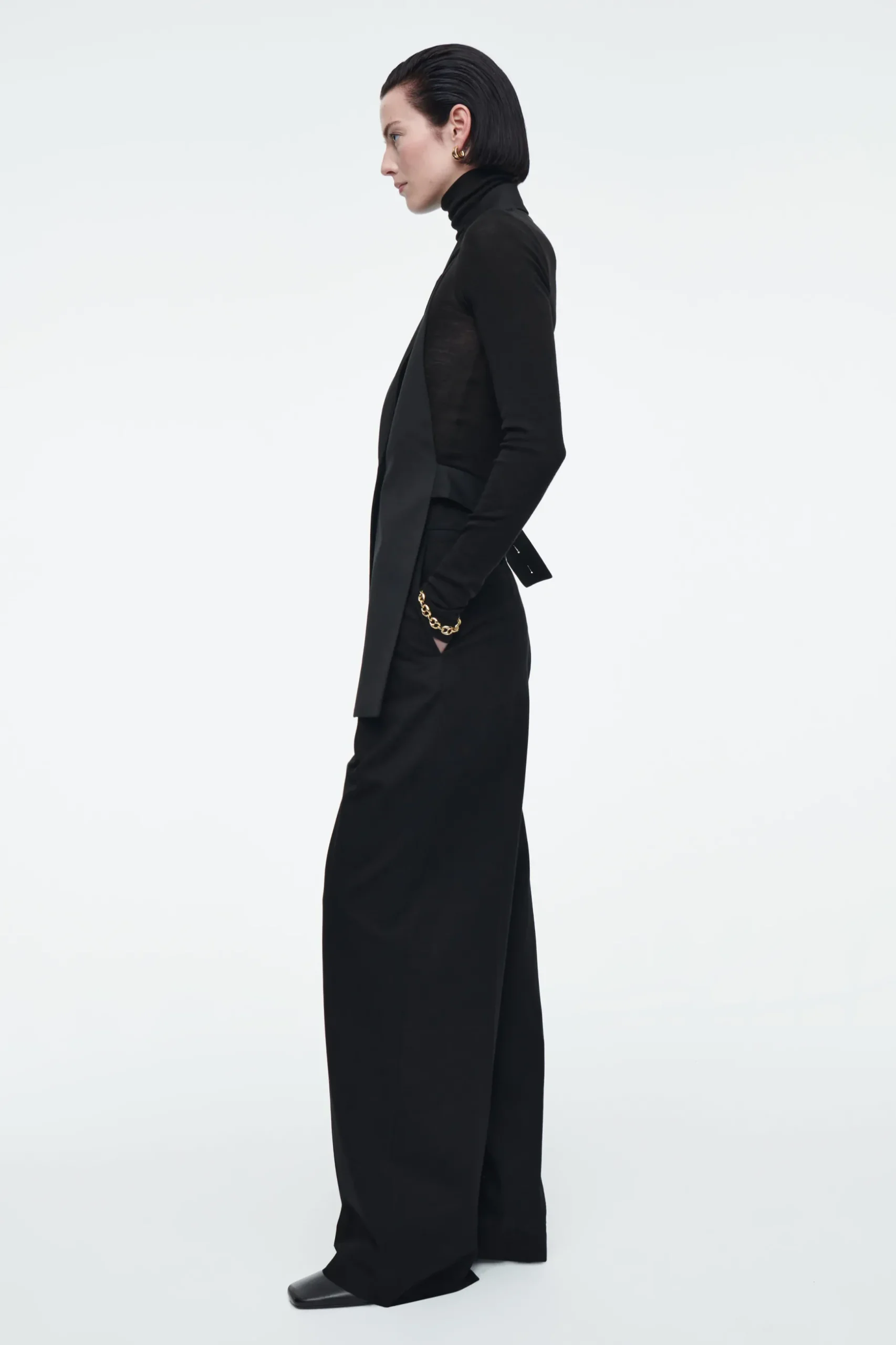Best COS DŁUGA WEŁNIANA KAMIZELKA Z ODSŁONIĘTYMI PLECAMI