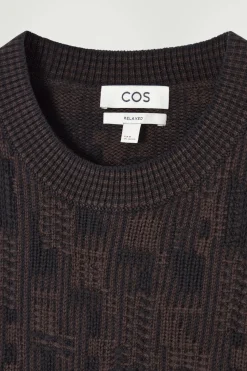 Outlet COS DZIANINOWY SWETER W GEOMETRYCZNY ŻAKARDOWY WZÓR