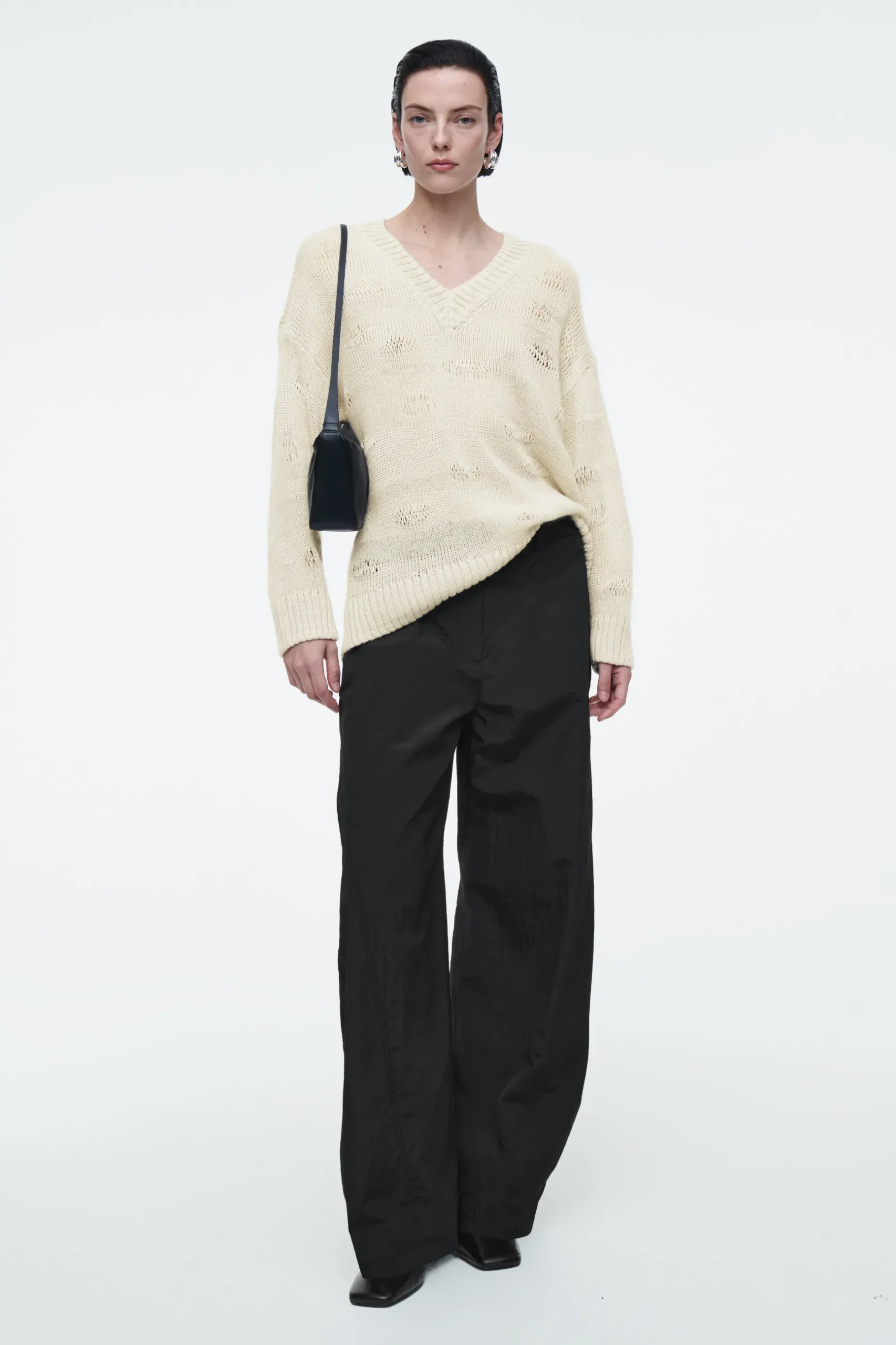 Outlet COS DZIANINOWY SWETER Z LNEM W NIEREGULARNE PASKI