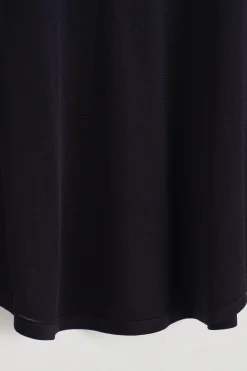 Clearance COS DZIANINOWY T-SHIRT Z OKRĄGŁYM DOŁEM