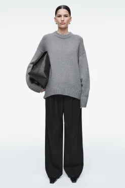 Best COS GRUBY SWETER Z CZYSTEGO KASZMIRU