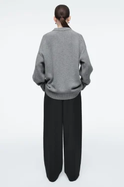 Best COS GRUBY SWETER Z CZYSTEGO KASZMIRU