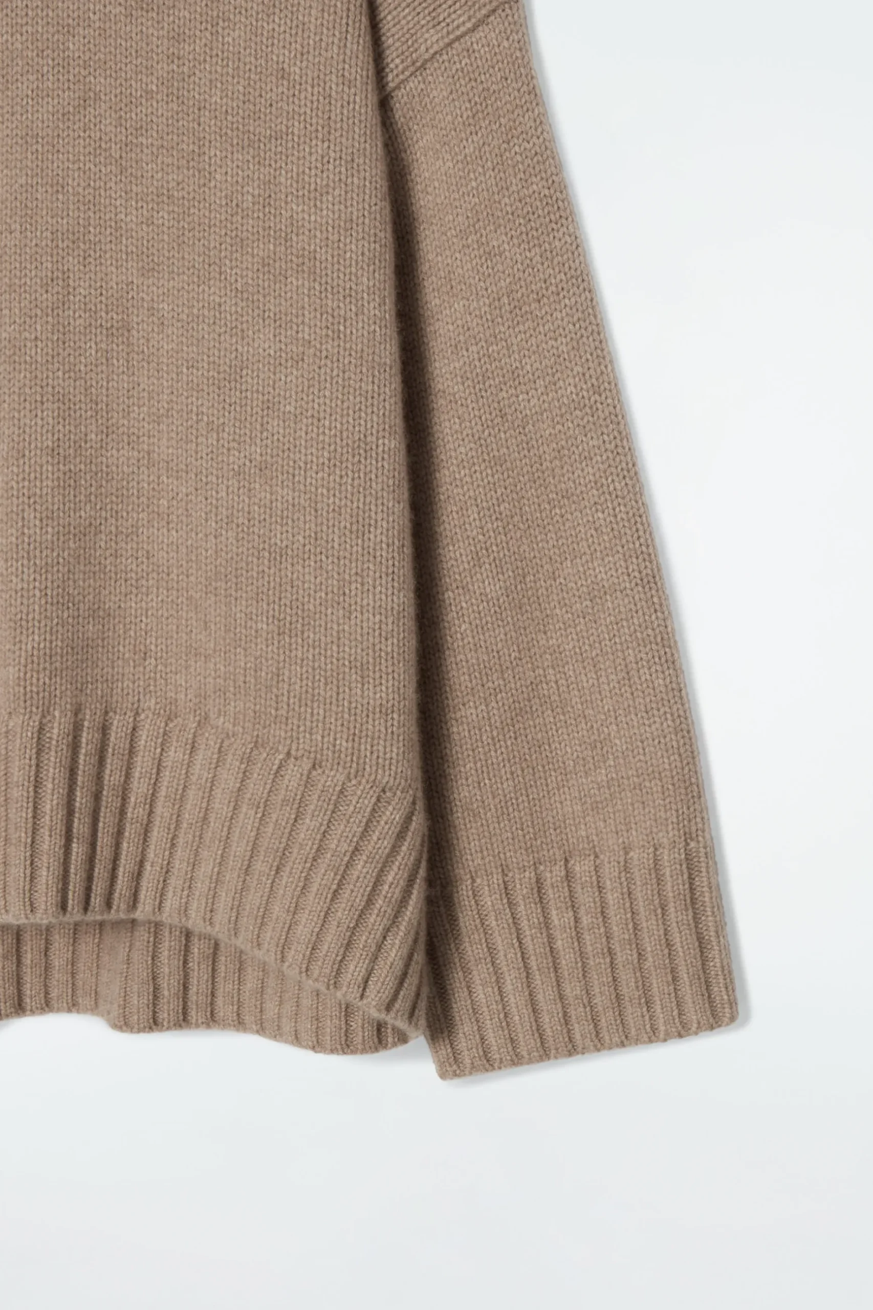 Clearance COS GRUBY SWETER Z CZYSTEGO KASZMIRU Z PÓŁGOLFEM