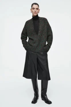 Outlet COS GRUBY WEŁNIANY SWETER OVERSIZE