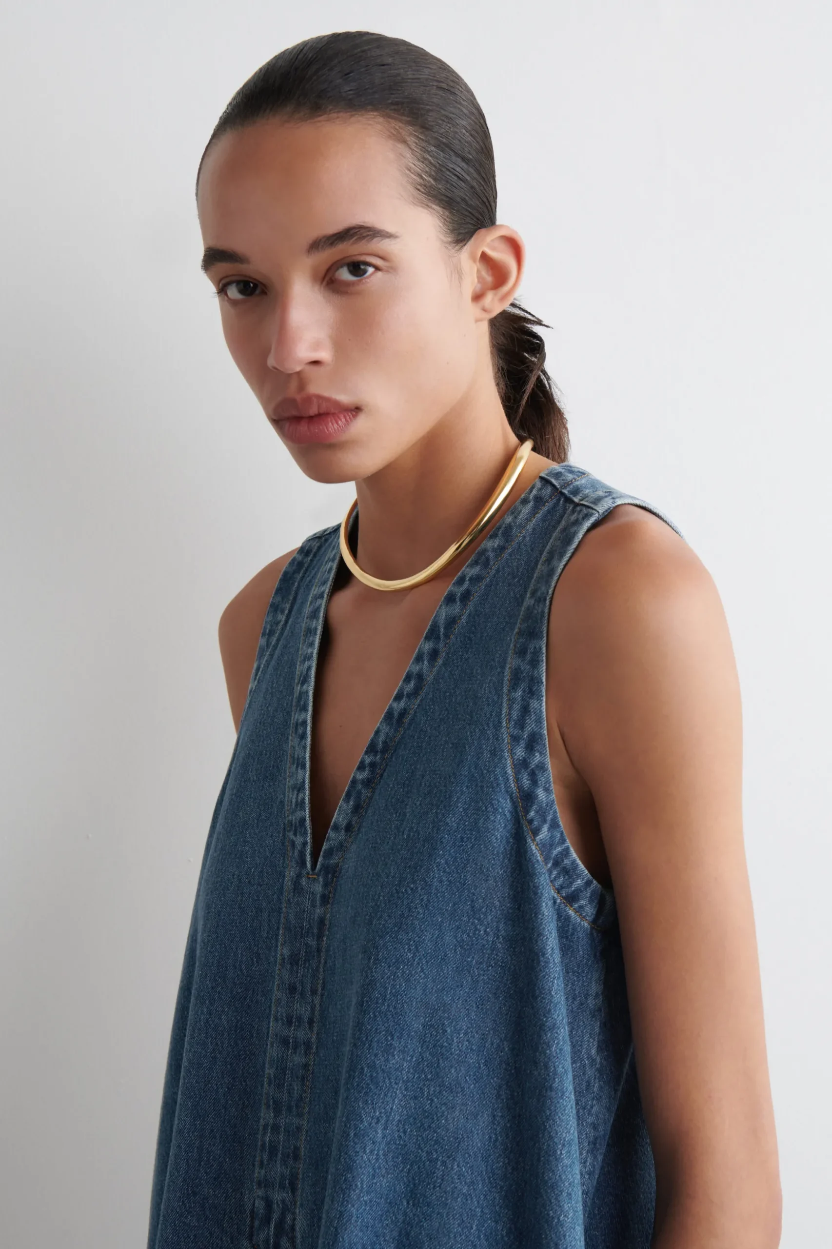 Fashion COS JEANSOWA SUKIENKA MINI O TRAPEZOWYM KROJU