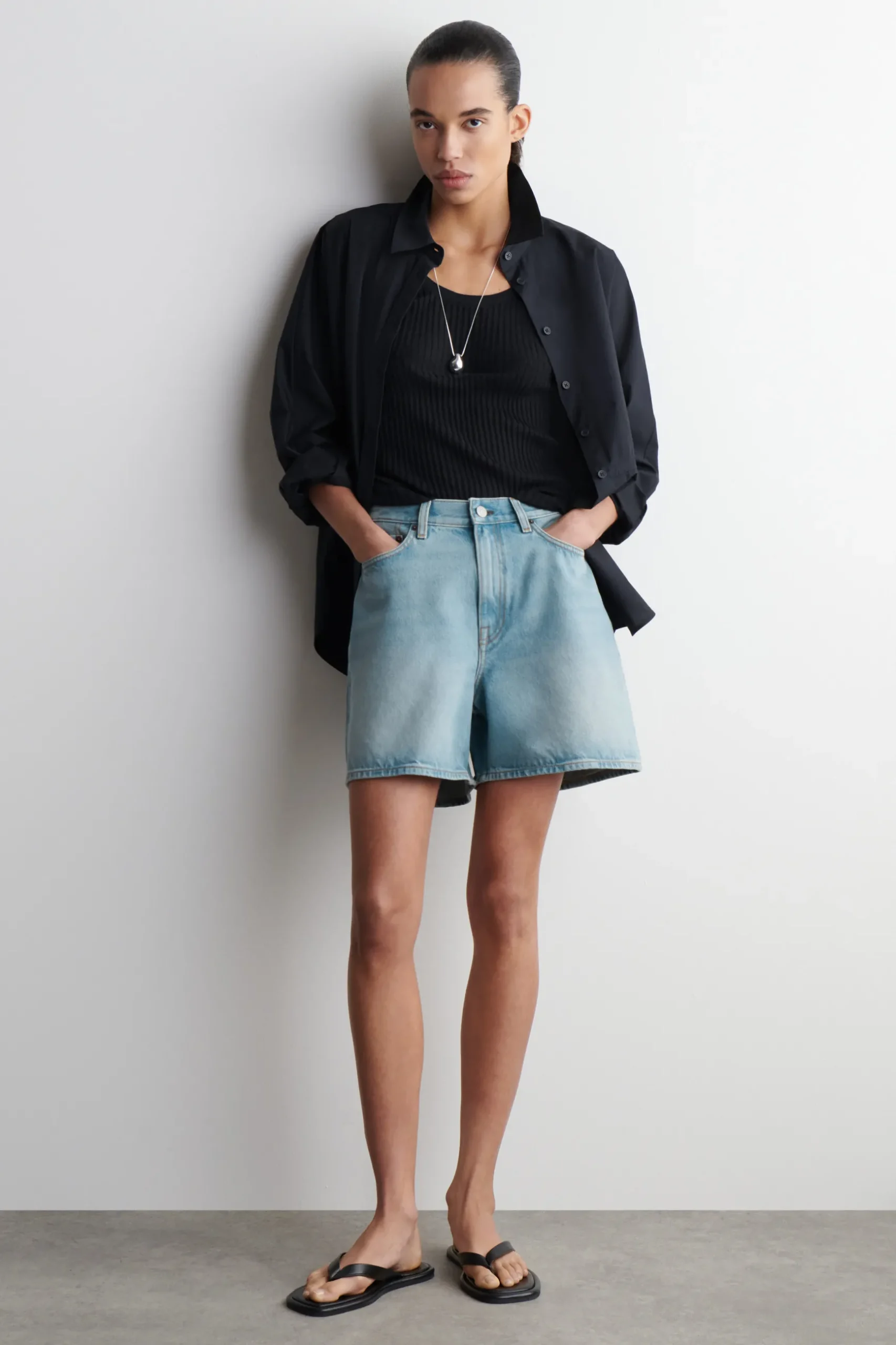 Fashion COS JEANSOWE SZORTY Z WYSOKIM STANEM