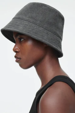 Clearance COS JEANSOWY KAPELUSZ TYPU BUCKET Szary