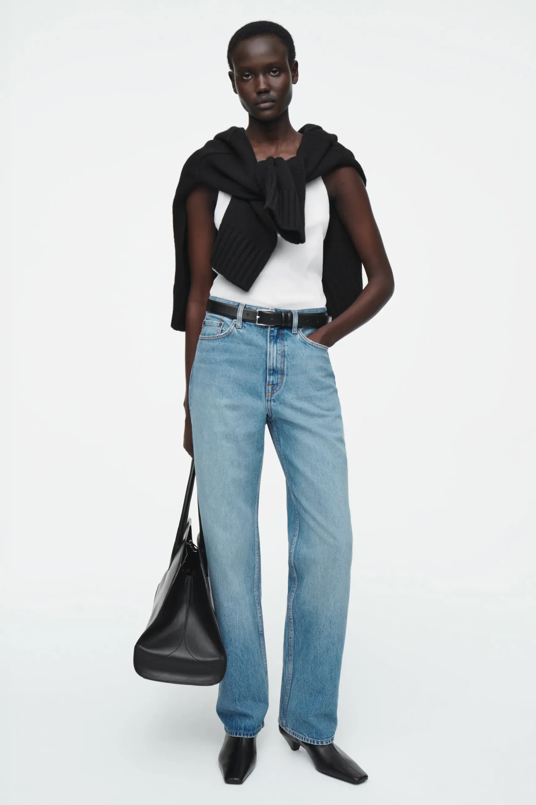 New COS JEANSY „COLUMN” Z PROSTYMI NOGAWKAMI