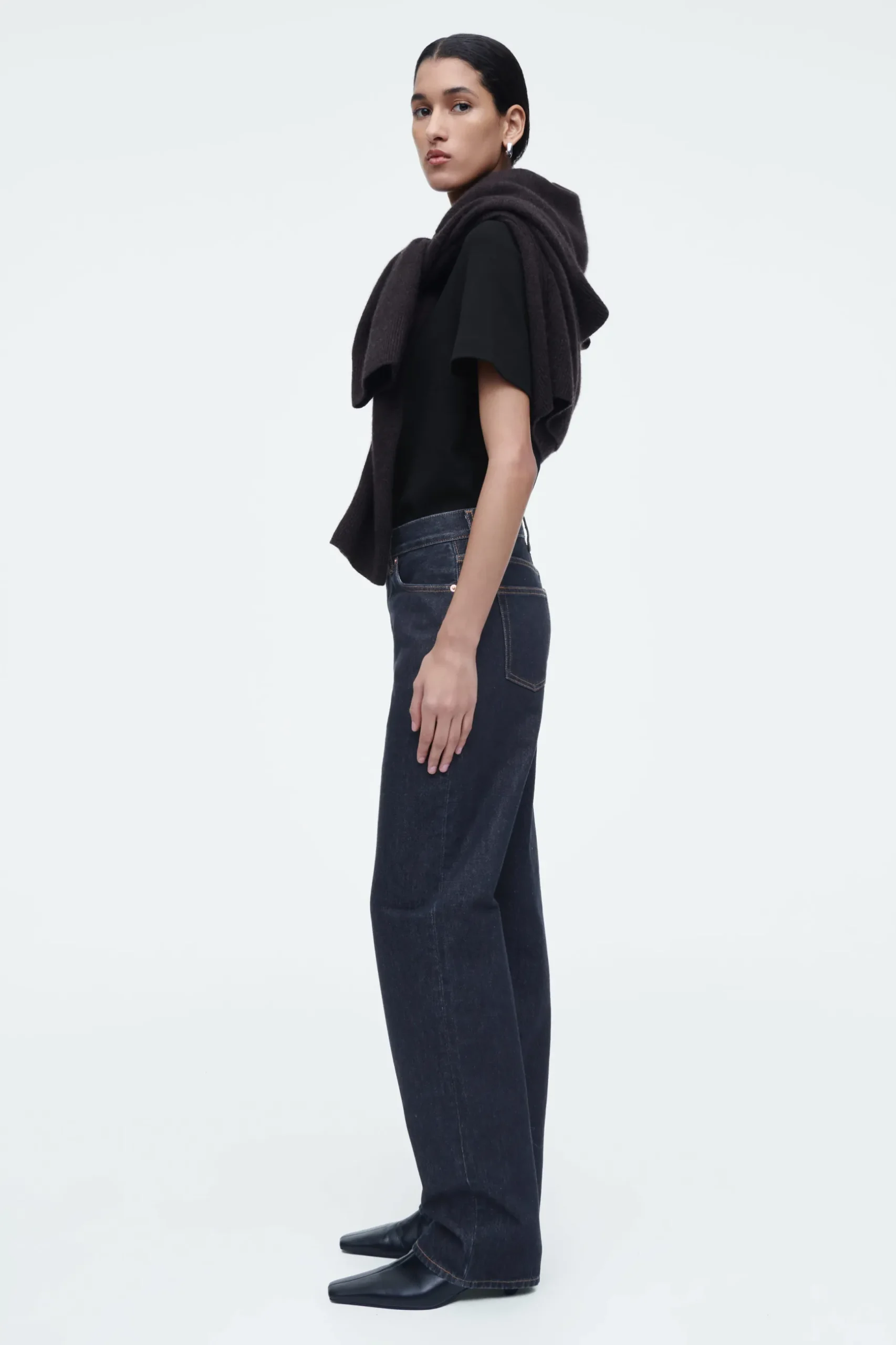 Fashion COS JEANSY „COLUMN” Z PROSTYMI NOGAWKAMI