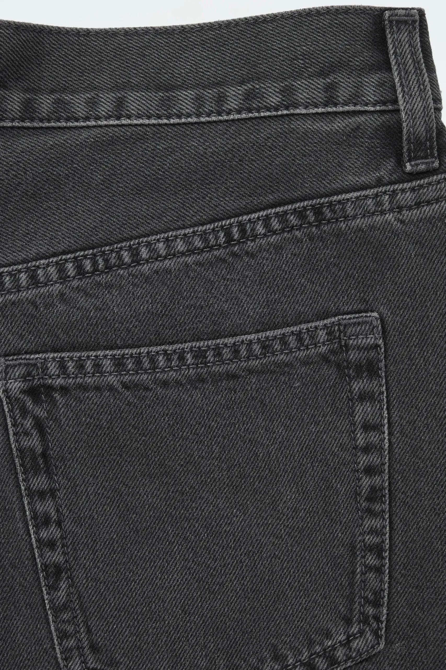 Outlet COS JEANSY „TIDE” Z SZEROKIMI NOGAWKAMI