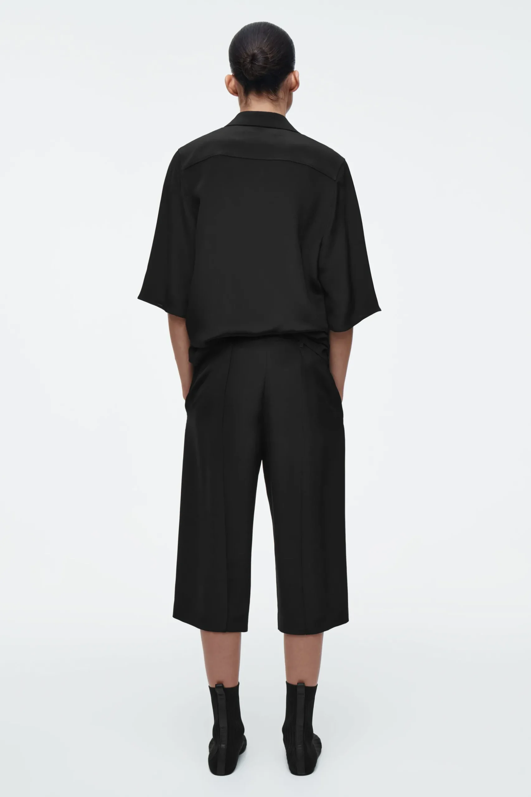 New COS JEDWABNE SPODNIE CAPRI