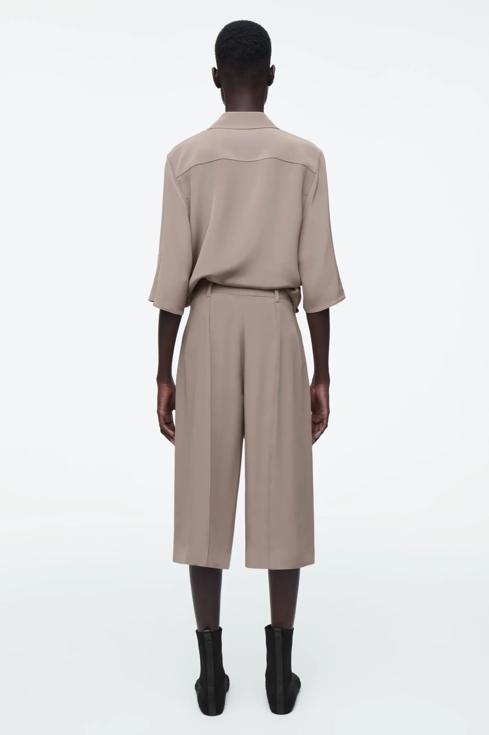 New COS JEDWABNE SPODNIE CAPRI