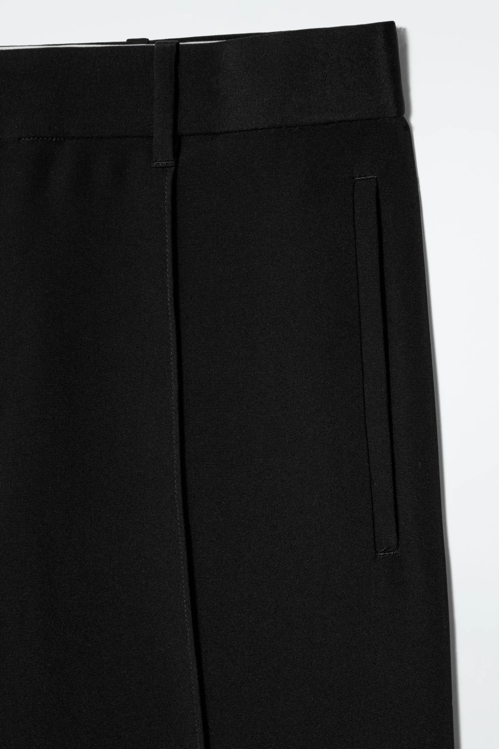 New COS JEDWABNE SPODNIE CAPRI