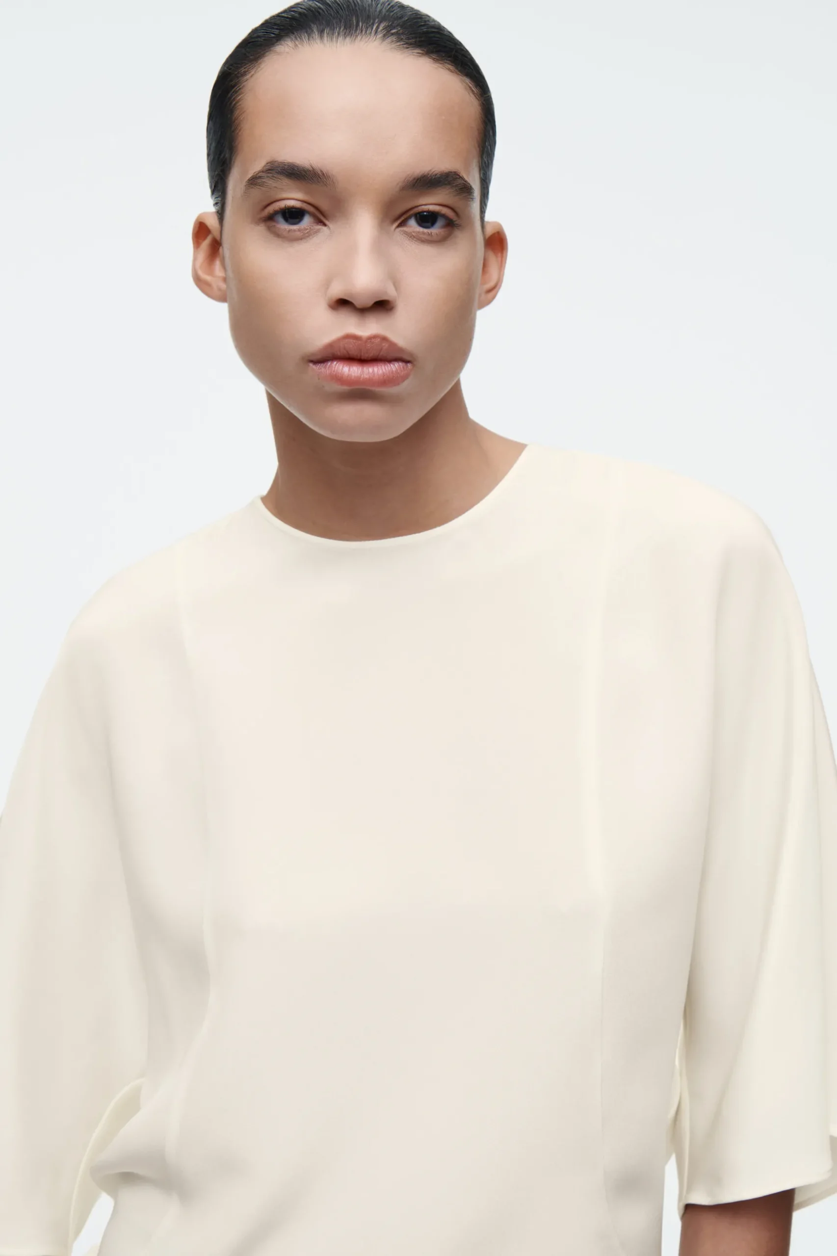 Discount COS JEDWABNY T-SHIRT