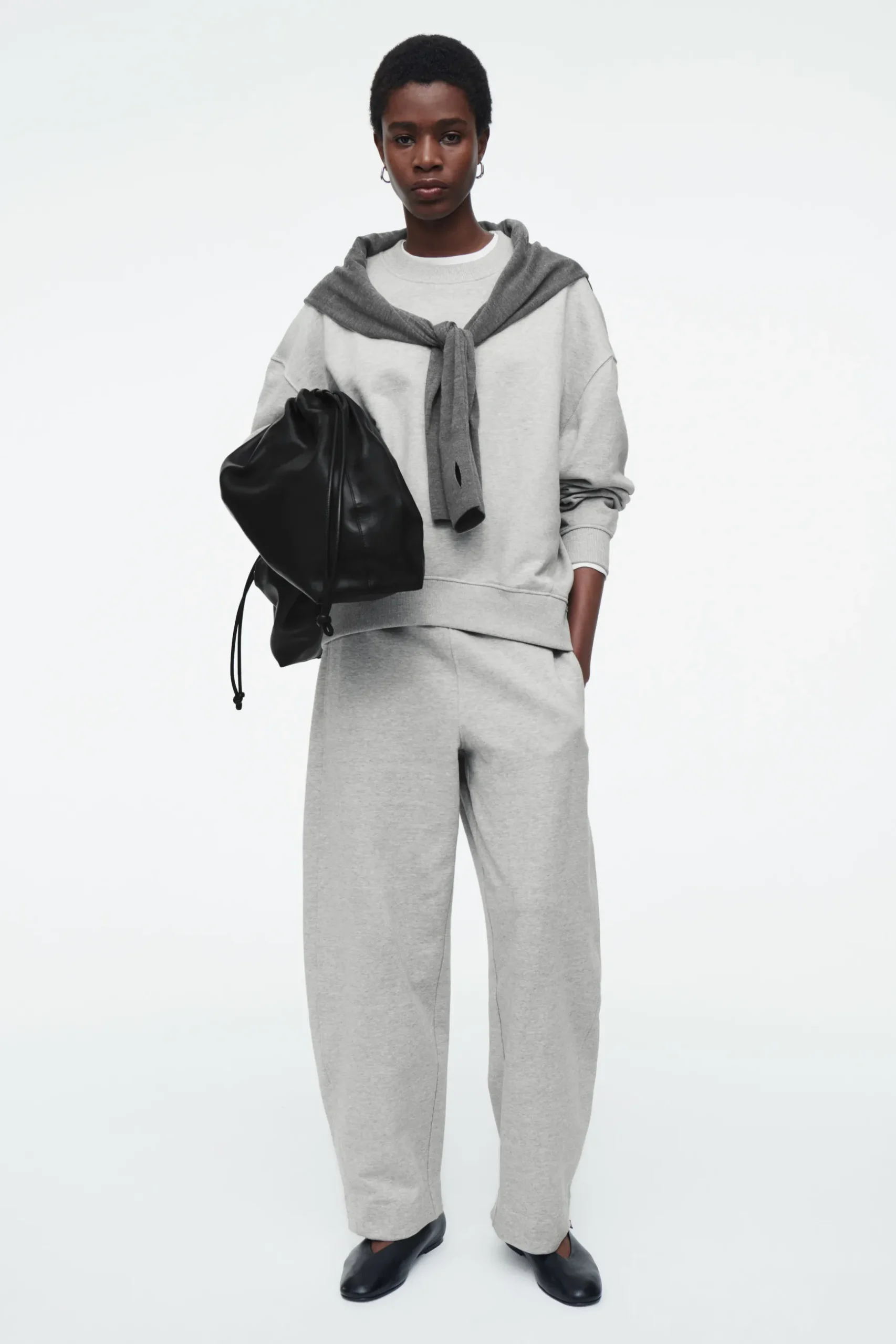 Fashion COS JOGGERSY Z NOGAWKAMI TYPU BARREL