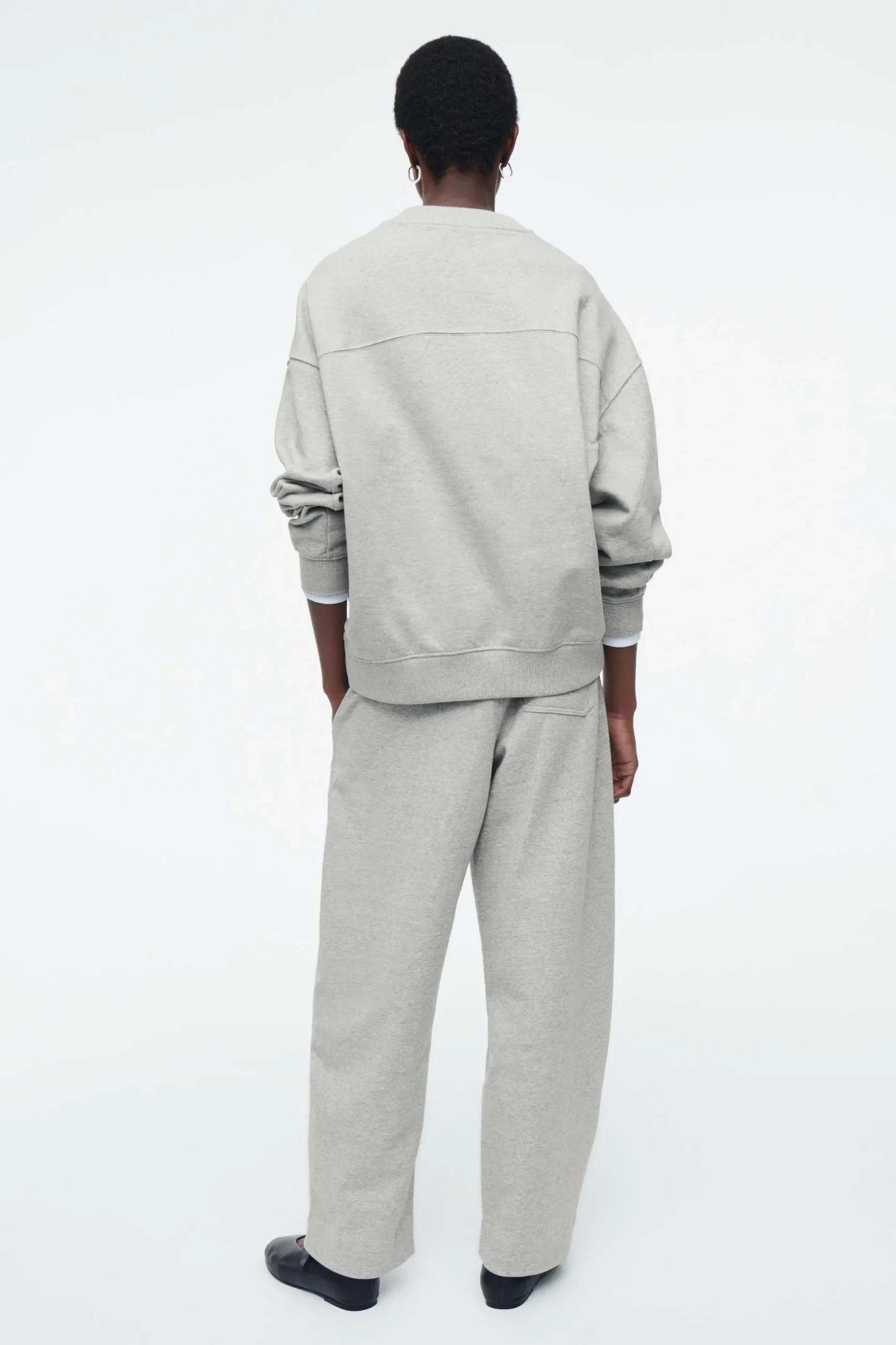 Fashion COS JOGGERSY Z NOGAWKAMI TYPU BARREL
