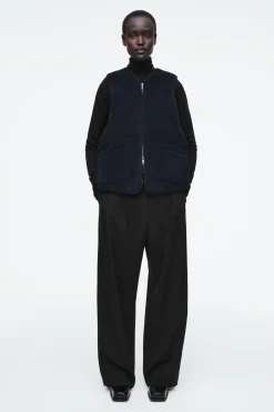 Sale COS KAMIZELKA Z IMITACJI KOŻUSZKA – OVERSIZED FIT