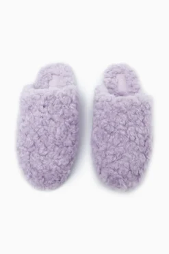 Fashion COS KAPCIE Z IMITACJI KOŻUSZKA Liliowy