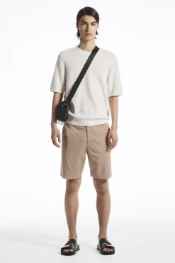 Fashion COS KLASYCZNE SZORTY TYPU CHINOS Opalonybeżowy