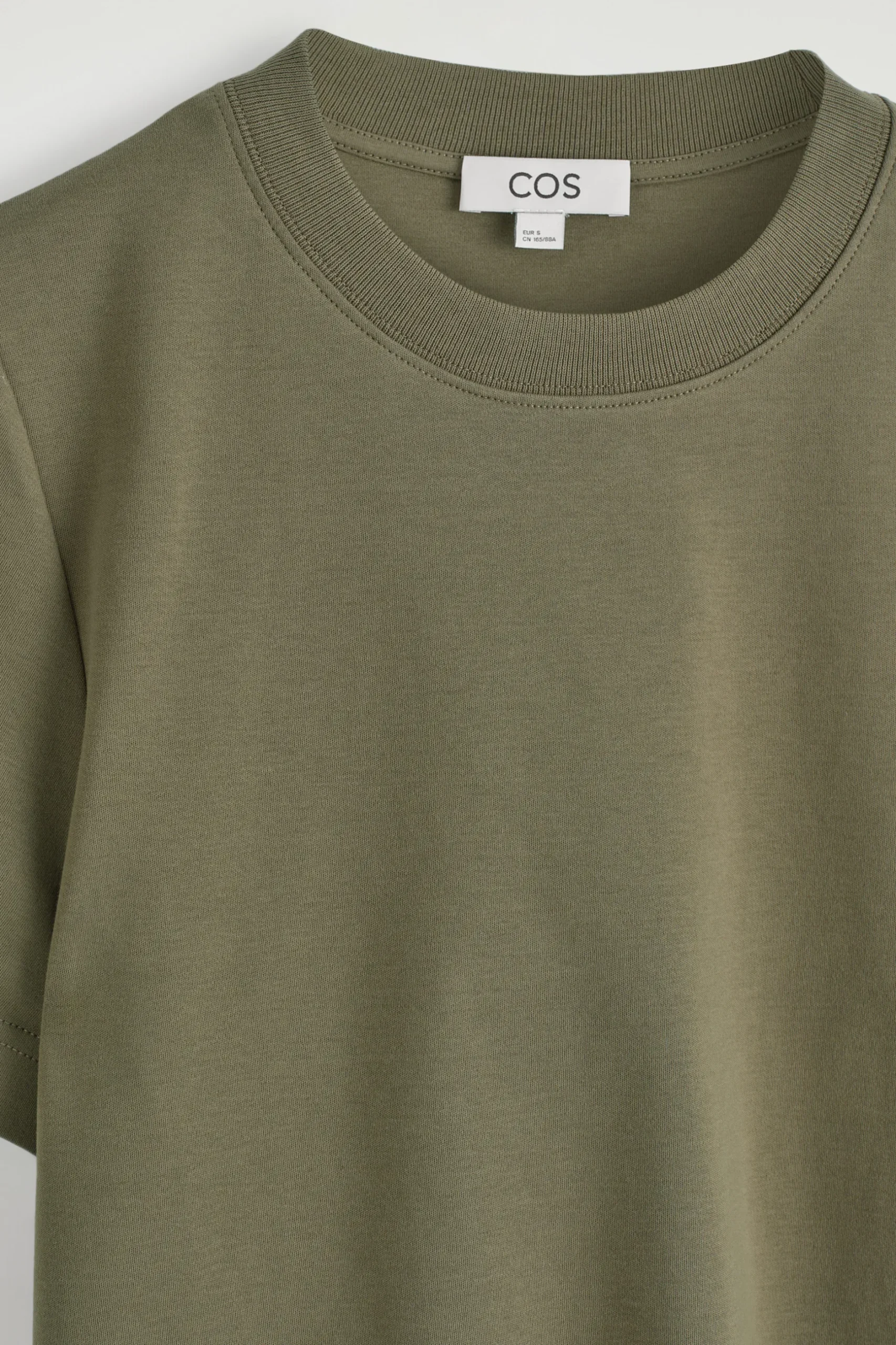 Online COS KLASYCZNY T-SHIRT