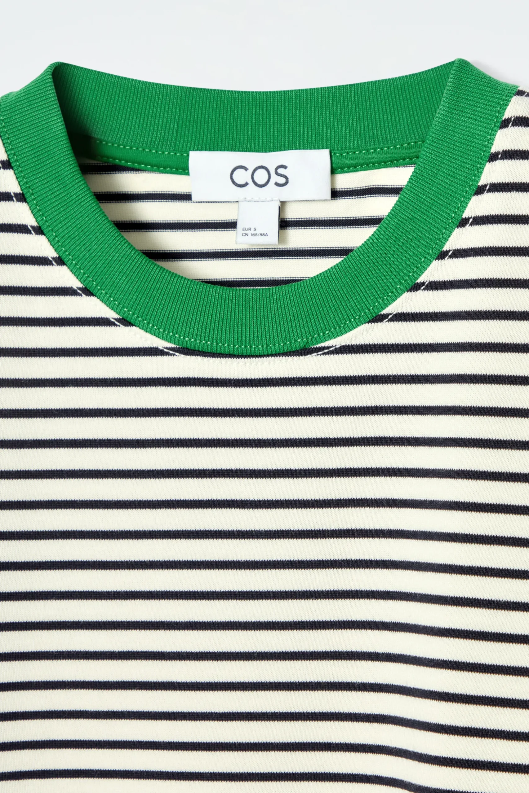 Online COS KLASYCZNY T-SHIRT