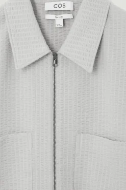 New COS KOSZULA Z BAWEŁNY SEERSUCKER – RELAXED FIT