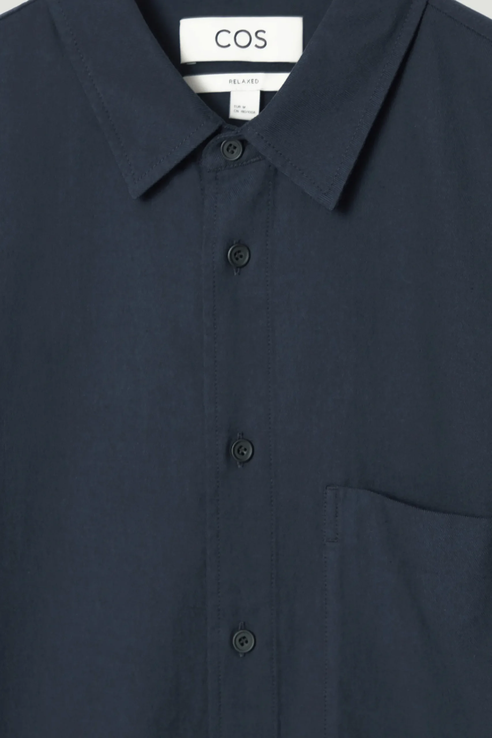 Hot COS KOSZULA Z DIAGONALU – RELAXED FIT